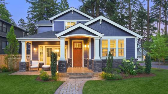 Make the right first impression when selling your home by putting extra attention toward the curb appeal.